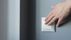 لامپ رو بردارید و تمیز کنید