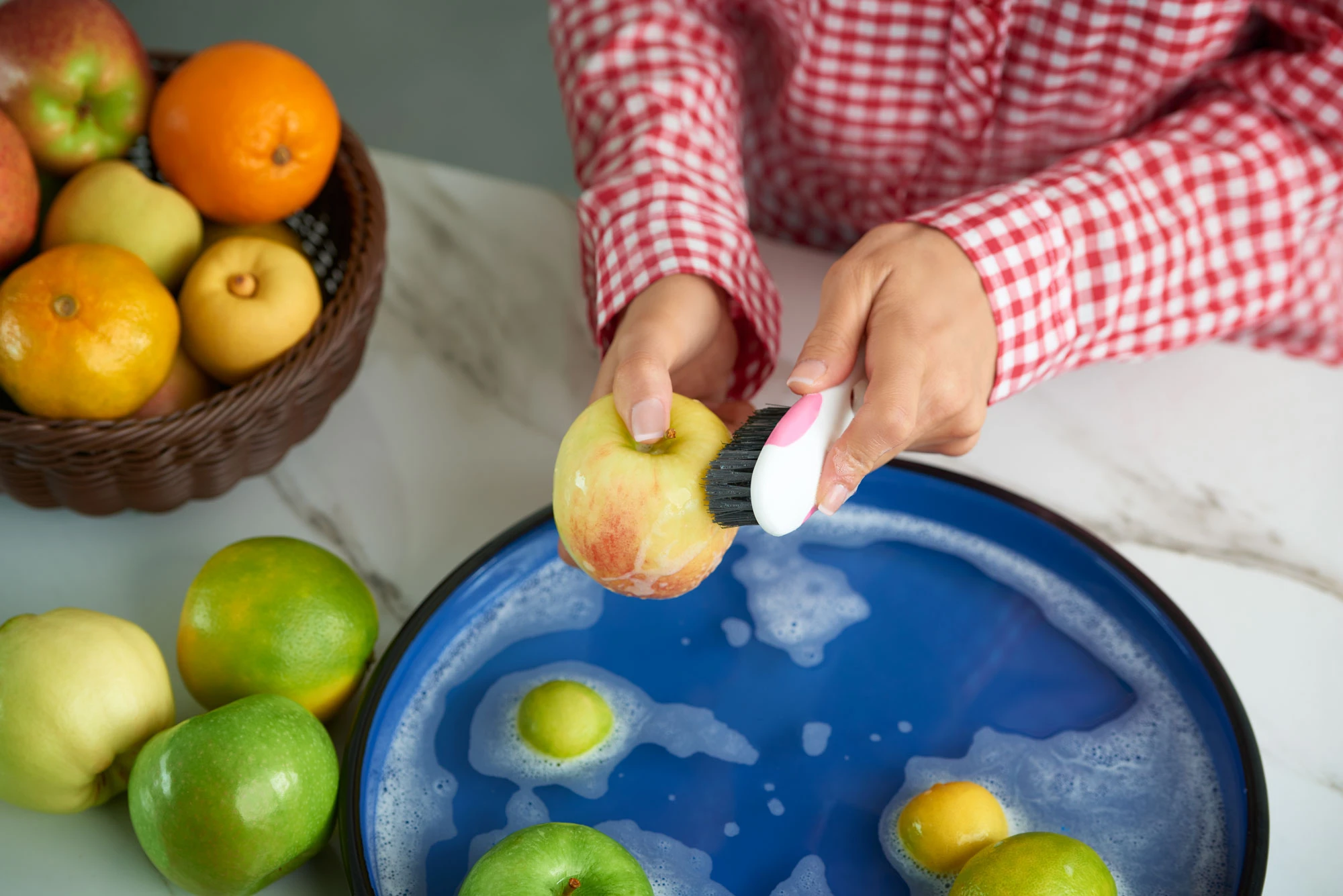 نگه داری و شستشوی میوه های پاییزی